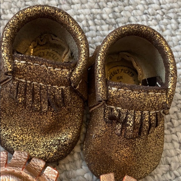 Excellent condition Freshly Picked Girls Mocs - Picture 3 of 5